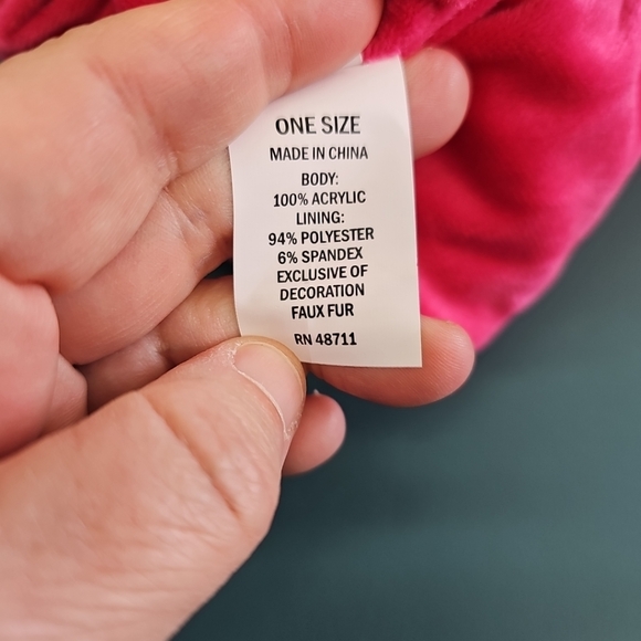 NWT Falls Creek Hot Pink Winter Hat Knit Beanie Insulated With White Pom Pom - Picture 5 of 6